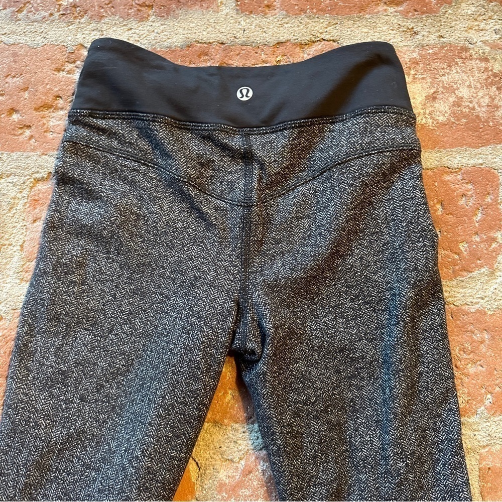 Lululemon Wunder Under Black Gray Herringbone Textured Leggings Women's size 2